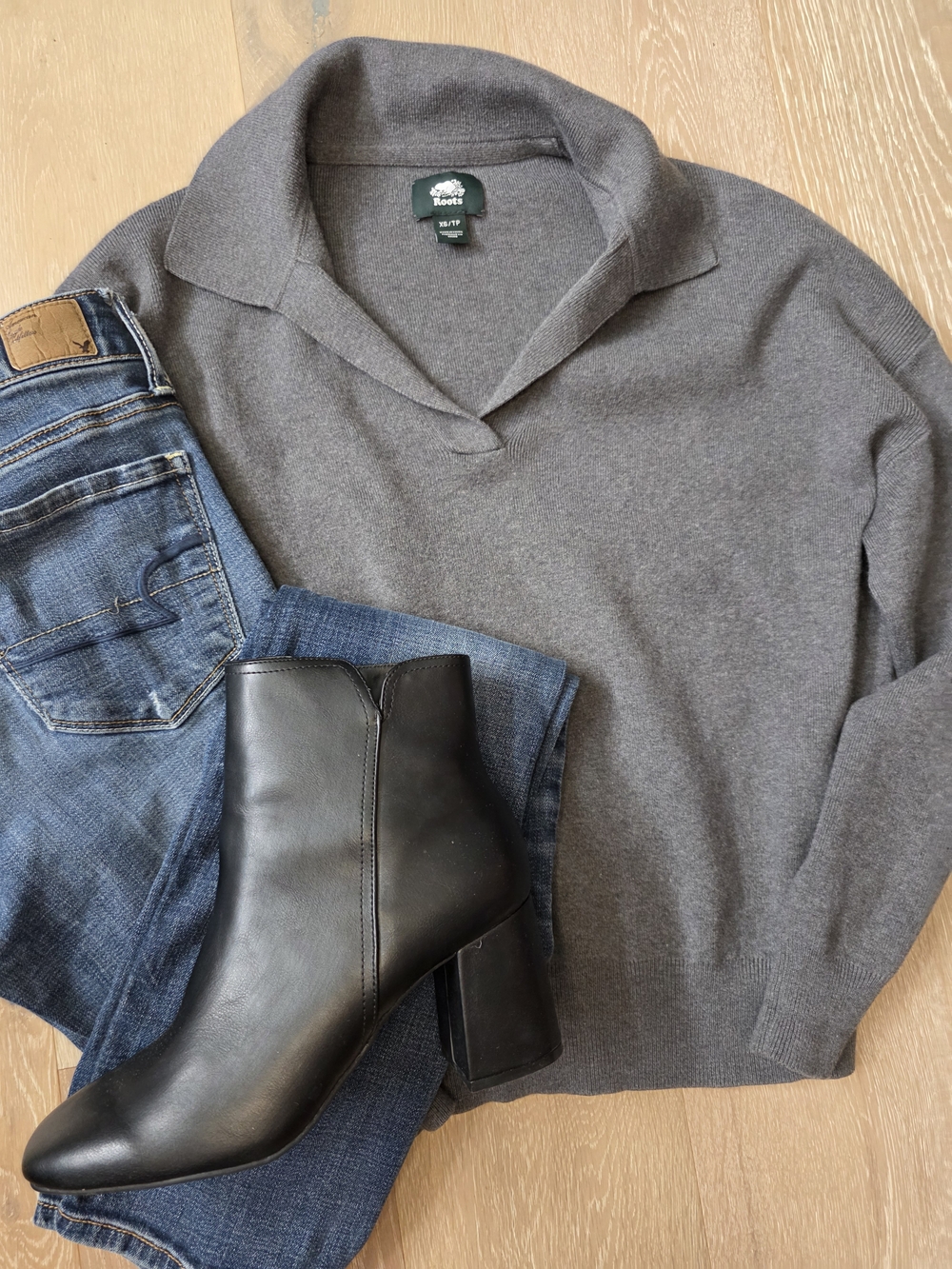 Roots Soft Collared Gray Women's Sweater - Picture 2 of 2